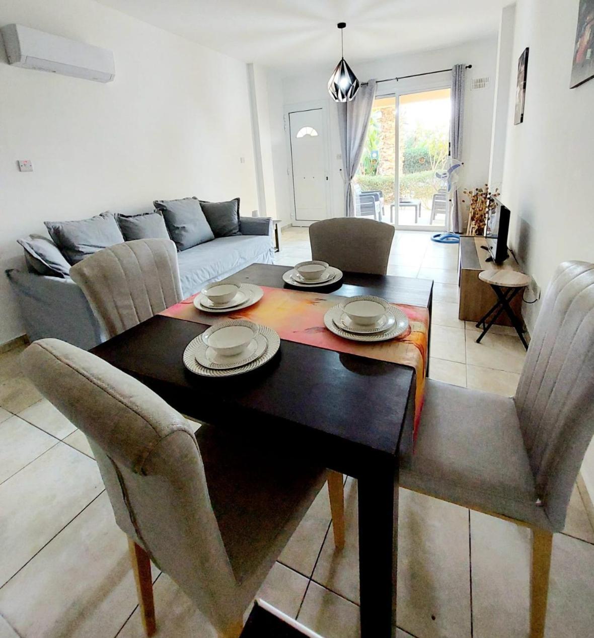 Joanne'S Cosy 1 Bdrm Apt Paphos Eksteriør bilde