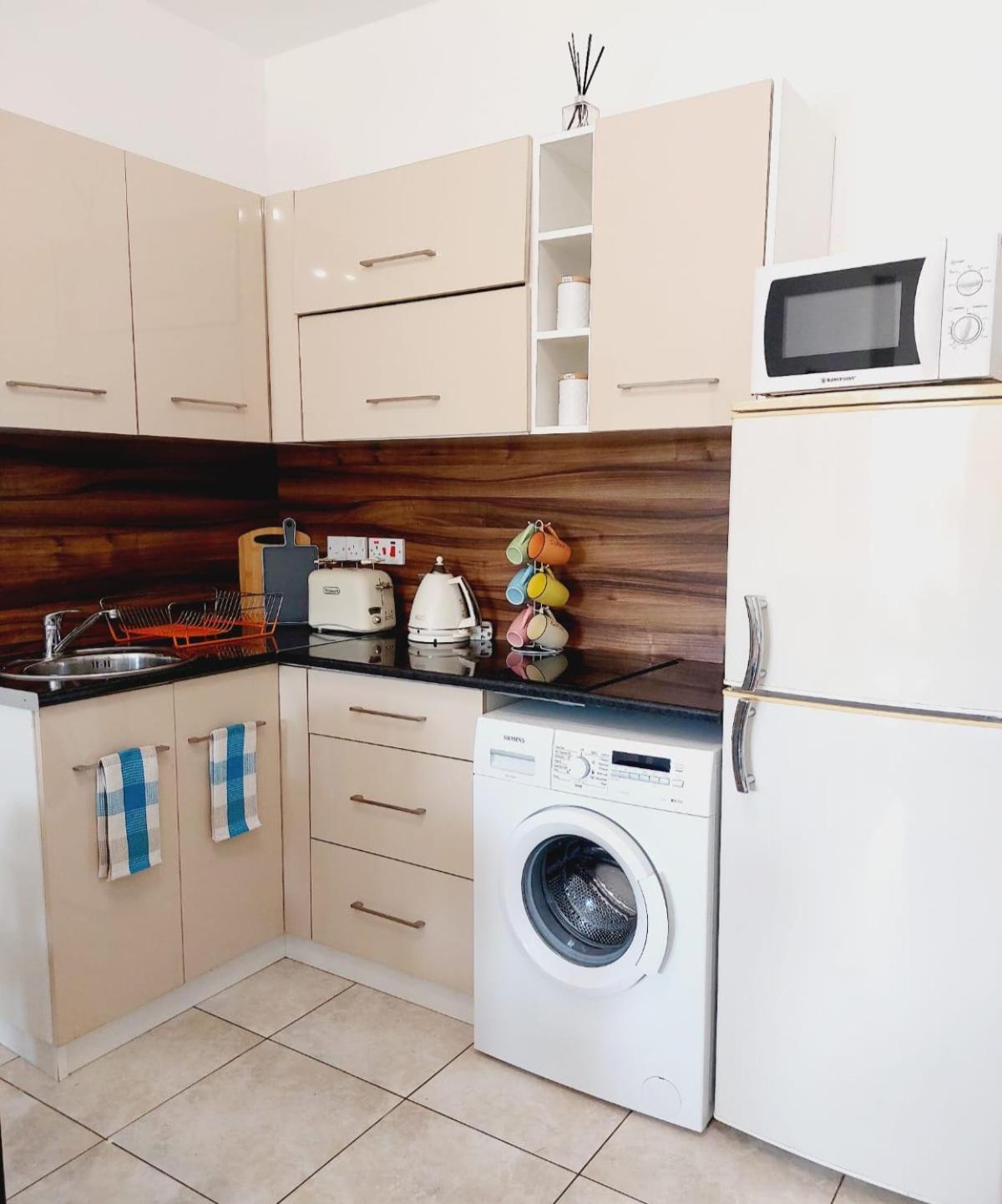 Joanne'S Cosy 1 Bdrm Apt Paphos Eksteriør bilde